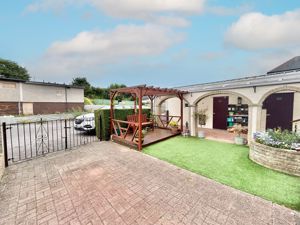 Photo 23- click for photo gallery